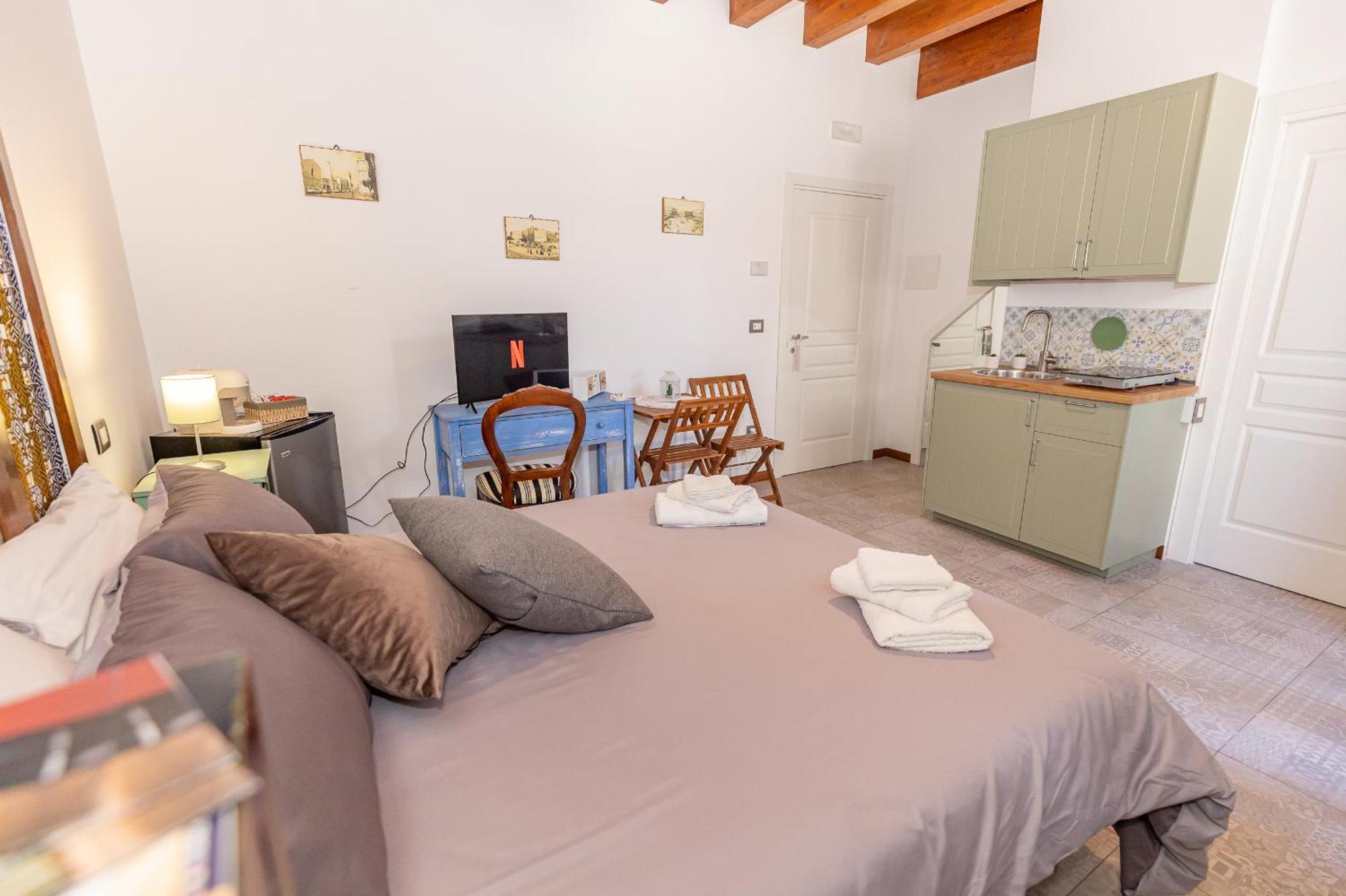 Centro Storico Redmood House A 5 Min Dal Mare, Breakfast, Aria Condizionata, Wi-Fi E Netflix Apartment Barletta Exterior photo