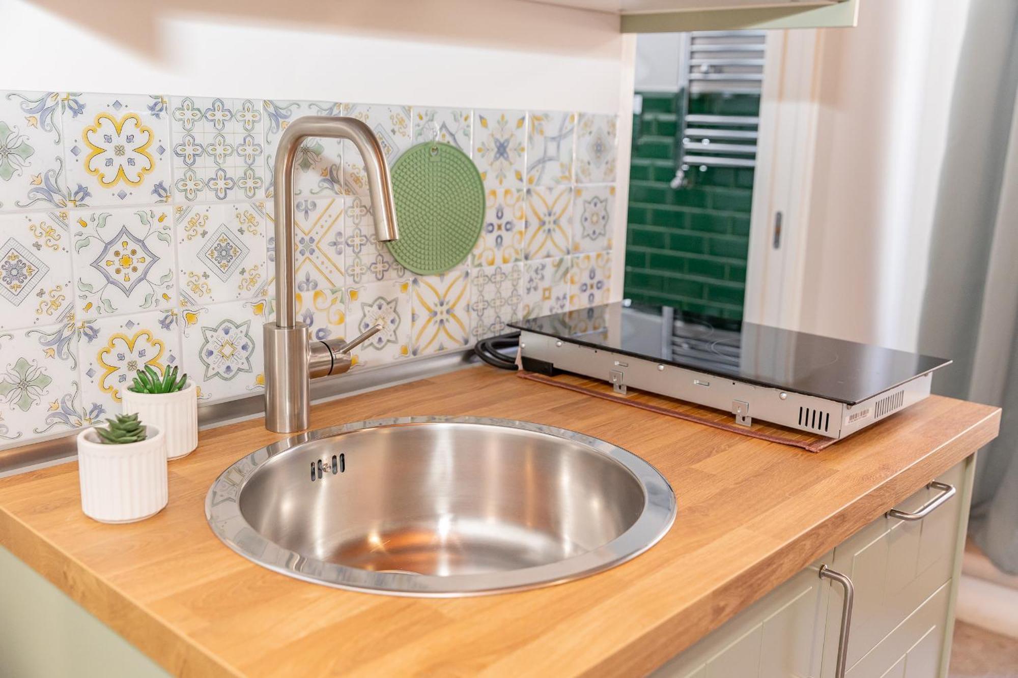 Centro Storico Redmood House A 5 Min Dal Mare, Breakfast, Aria Condizionata, Wi-Fi E Netflix Apartment Barletta Exterior photo