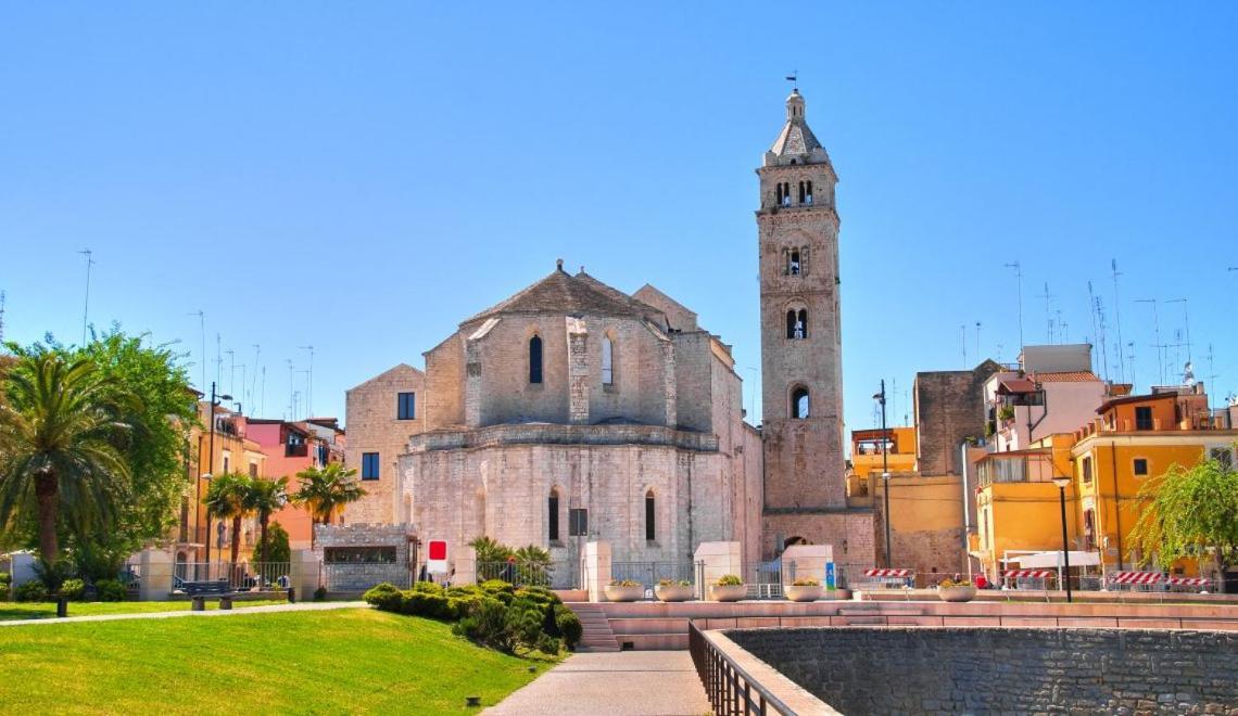 Centro Storico Redmood House A 5 Min Dal Mare, Breakfast, Aria Condizionata, Wi-Fi E Netflix Apartment Barletta Exterior photo