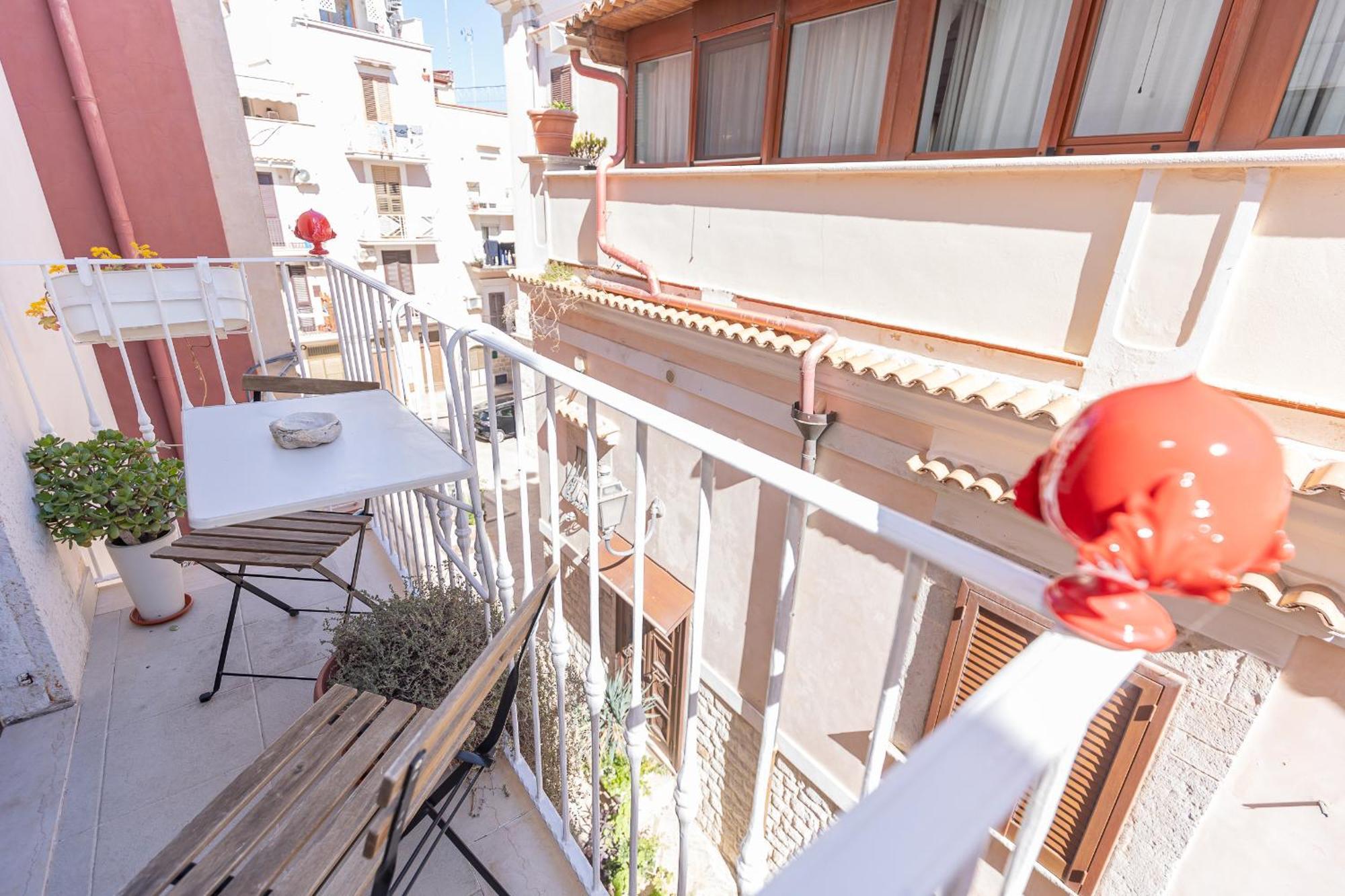 Centro Storico Redmood House A 5 Min Dal Mare, Breakfast, Aria Condizionata, Wi-Fi E Netflix Apartment Barletta Exterior photo